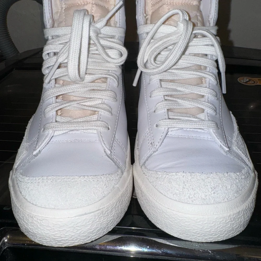 Nike Women’s Blazer mid 77